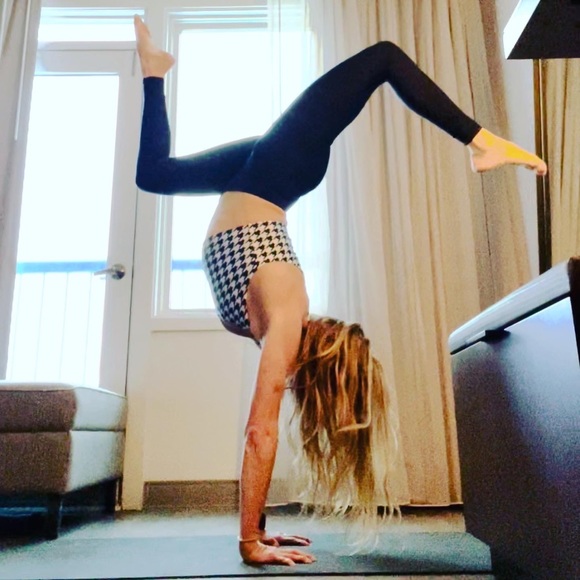 Meet your Posher, Kira - Picture 2 of 7